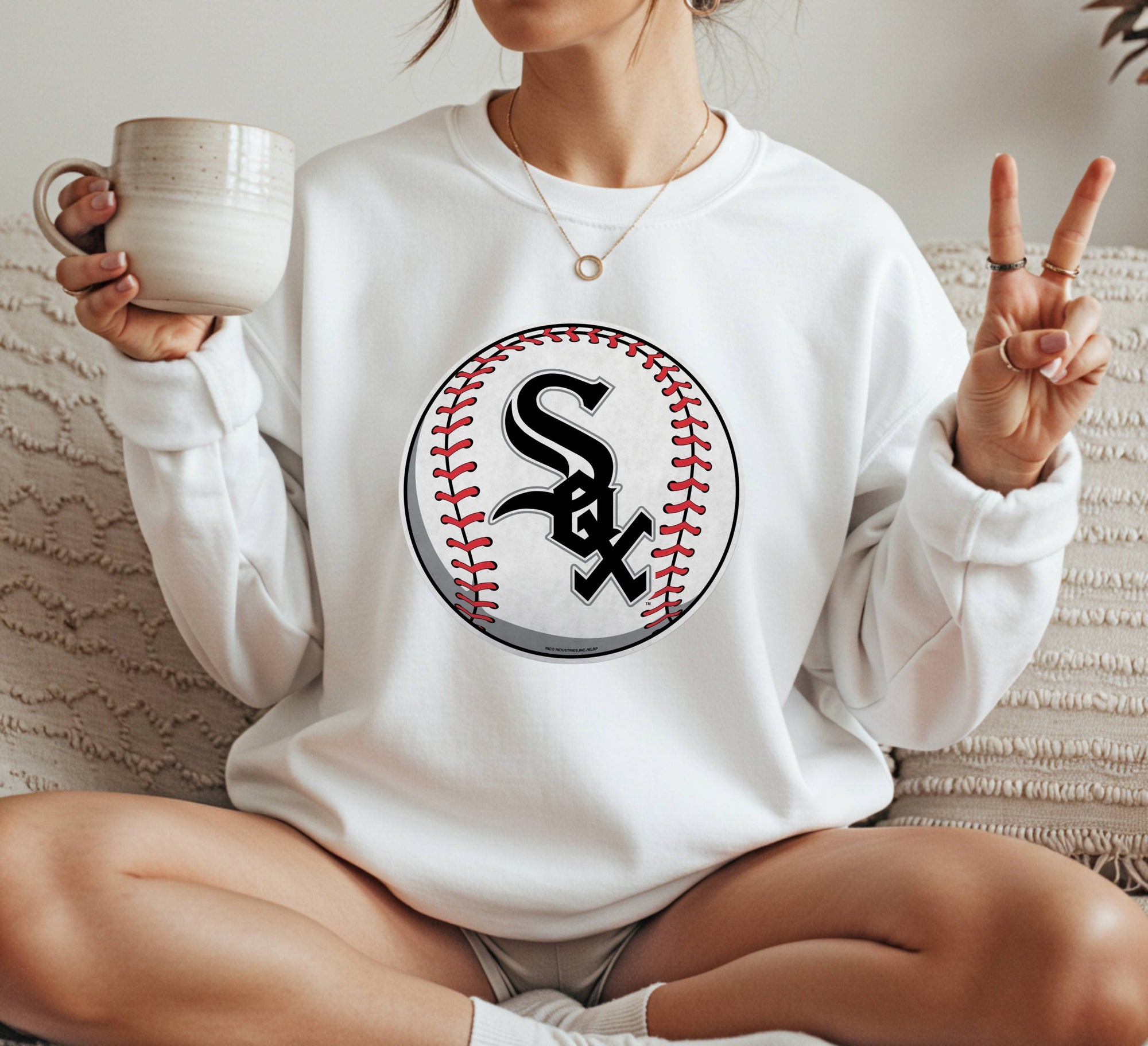 Chicago White Sox ball Crewneck Sweatshirt Unisex